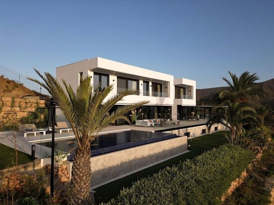 Foto 2 de Xalet en venda a Calahonda de 4 habitacions amb terrassa i piscina