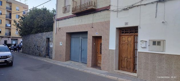Foto 1 de Venta de chalet en Centro - Chiva de 2 habitaciones con terraza y garaje