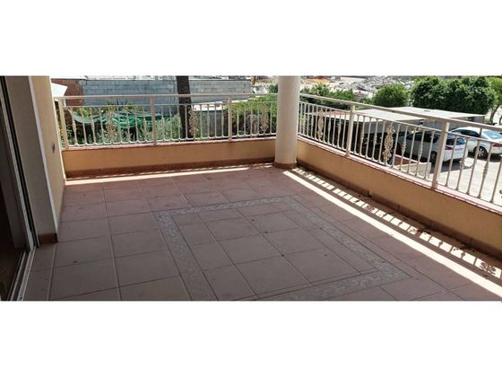 Foto 1 de Pis en venda a calle Primero de Mayo de 3 habitacions amb terrassa i balcó