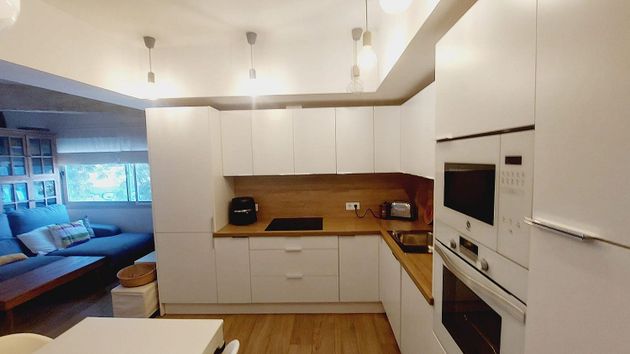Foto 2 de Alquiler de piso en Las Huertas - San Pablo de 3 habitaciones con muebles y aire acondicionado