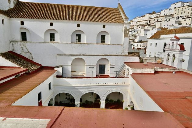 Foto 2 de Xalet en venda a Alcalá de los Gazules de 8 habitacions amb balcó