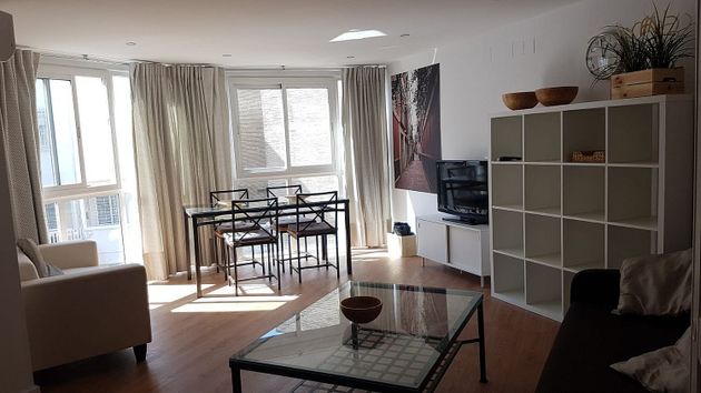 Foto 2 de Alquiler de estudio en calle Francos con muebles y aire acondicionado