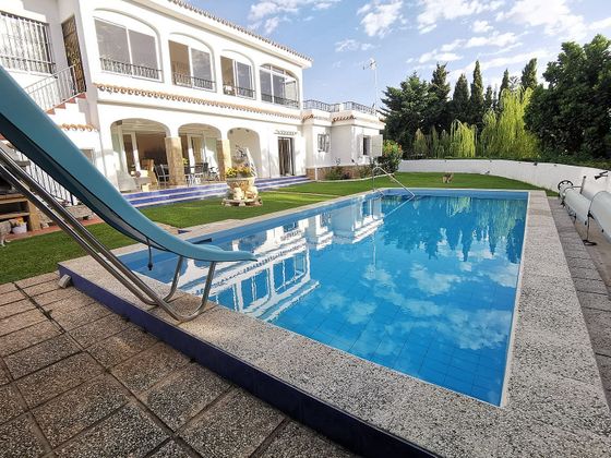 Foto 1 de Xalet en venda a Puerto Marina de 5 habitacions amb terrassa i piscina