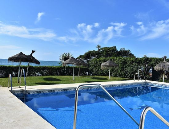 Foto 2 de Pis en lloguer a urbanización Alcantara de 2 habitacions amb terrassa i piscina