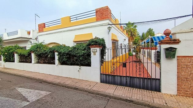 Foto 2 de Xalet en venda a calle Virgen de Belén de 3 habitacions amb terrassa i jardí