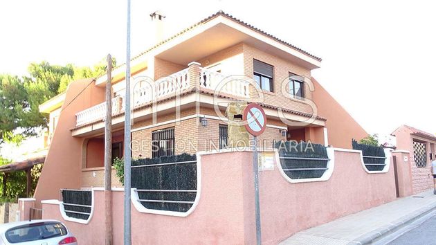 Foto 1 de Casa en venta en calle Reial de 4 habitaciones con terraza y garaje