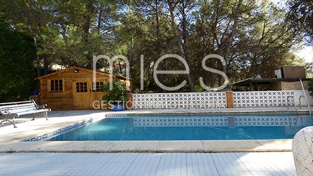 Foto 1 de Casa en venta en calle Agustina de Aragón de 4 habitaciones con terraza y piscina