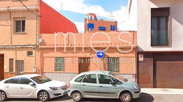 Foto 2 de Venta de casa en calle De Mallent i Meri de 4 habitaciones con terraza y garaje