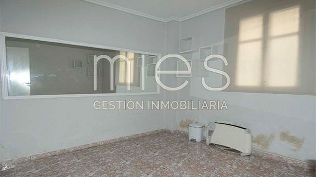 Foto 1 de Piso en venta en plaza Del País Valencià de 3 habitaciones con aire acondicionado