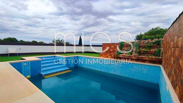 Foto 1 de Casa rural en venda a Cheste de 5 habitacions amb piscina i jardí