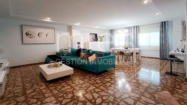 Foto 1 de Venta de casa en calle Saragossa de 5 habitaciones y 337 m²
