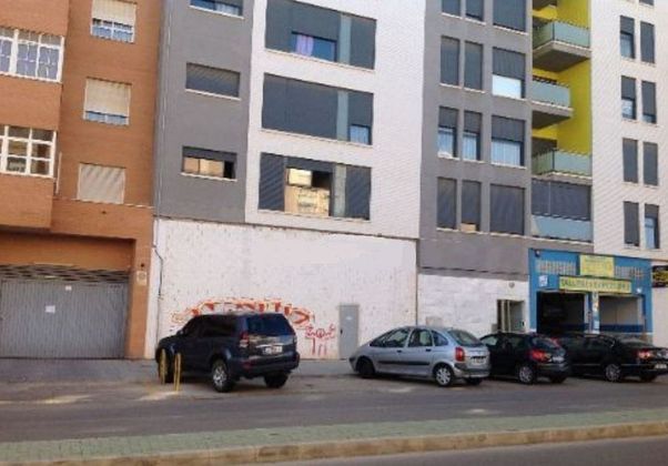 Foto 2 de Local en venda a Barrio de Peral de 263 m²