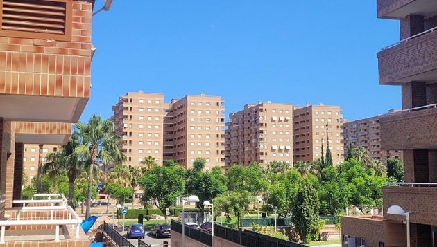 Foto 2 de Pis en venda a avenida Jardín de 2 habitacions amb terrassa i piscina