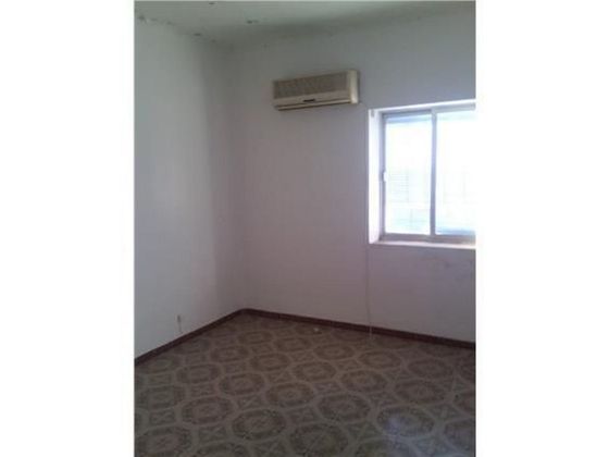 Foto 2 de Piso en venta en Linares de 3 habitaciones y 80 m²