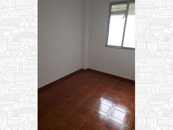 Foto 2 de Pis en venda a Linares de 3 habitacions amb balcó
