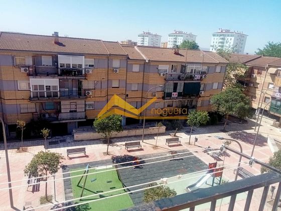 Foto 1 de Pis en venda a Linares de 3 habitacions amb terrassa i balcó