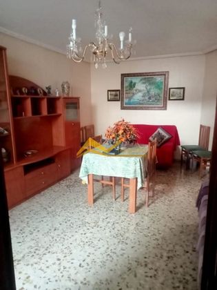 Foto 1 de Piso en venta en Linares de 3 habitaciones con balcón