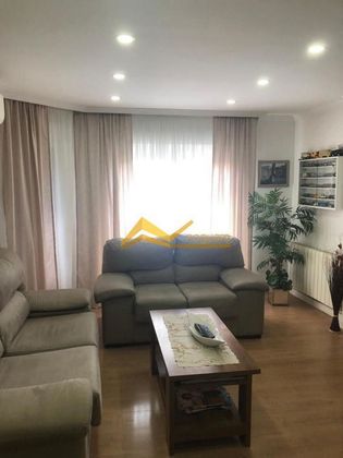 Foto 2 de Piso en venta en Linares de 3 habitaciones con terraza y aire acondicionado