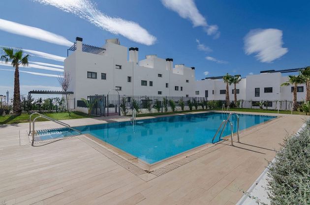 Foto 1 de Venta de piso en Benalmádena pueblo de 2 habitaciones con terraza y piscina