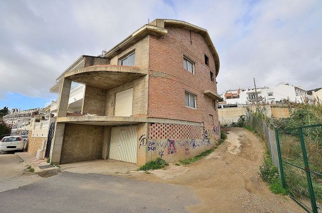 Foto 2 de Venta de casa en Benalmádena pueblo de 3 habitaciones con terraza