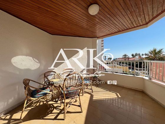Foto 1 de Piso en venta en Playa de Gandia de 3 habitaciones con piscina y balcón