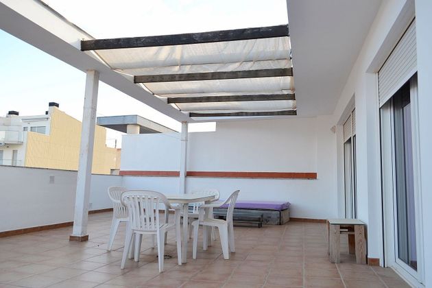 Foto 2 de Ático en venta en plaza Del Vi de Carlon de 2 habitaciones con terraza y garaje