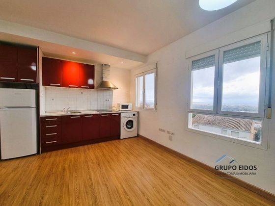 Foto 2 de Piso en alquiler en calle Almeria de 1 habitación con garaje y muebles