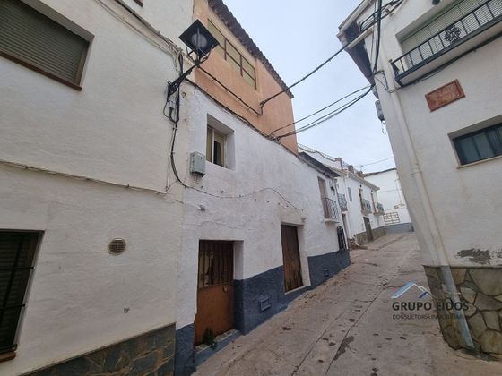 Foto 2 de Casa adossada en venda a calle Ventarique de 4 habitacions i 106 m²