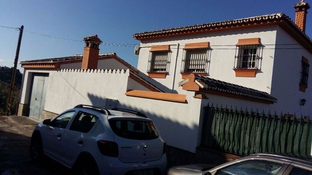 Foto 1 de Venta de chalet en Álora de 5 habitaciones con terraza y jardín