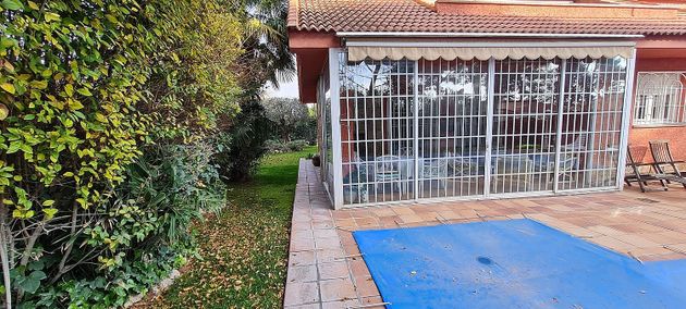 Foto 2 de Xalet en venda a calle Pablo Picasso de 4 habitacions amb terrassa i piscina