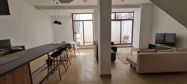 Foto 2 de Venta de piso en calle De Liria de 4 habitaciones con terraza y aire acondicionado