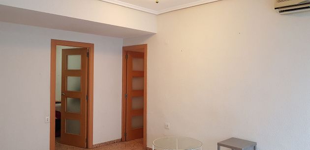 Foto 1 de Piso en venta en La Malva-rosa de 4 habitaciones con balcón y aire acondicionado