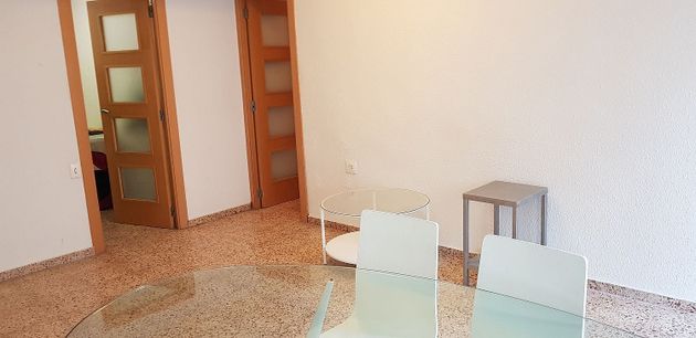 Foto 2 de Piso en venta en La Malva-rosa de 4 habitaciones con balcón y aire acondicionado
