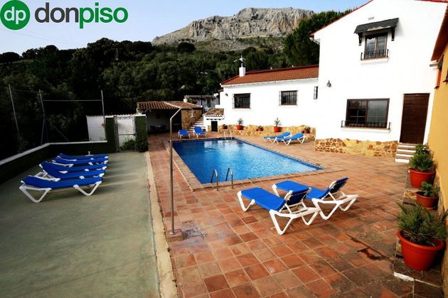 Foto 1 de Casa rural en venta en Villanueva del Trabuco de 11 habitaciones con piscina y jardín