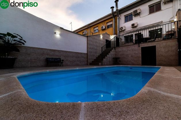 Foto 1 de Venta de casa en calle Altares de 3 habitaciones con terraza y piscina