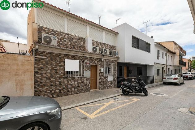Foto 1 de Casa en venda a Barrio de Zaidín de 4 habitacions amb aire acondicionat i calefacció
