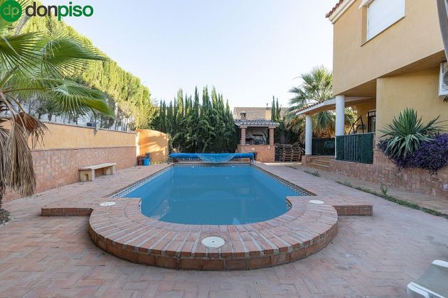 Foto 1 de Xalet en venda a Gójar de 4 habitacions amb piscina i garatge