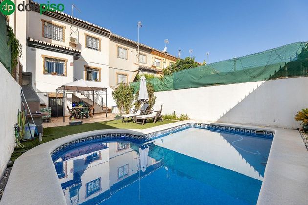 Foto 2 de Casa en venda a Cúllar Vega de 3 habitacions amb piscina i jardí