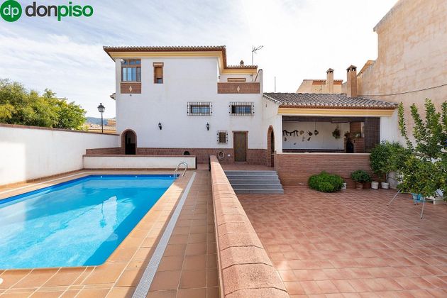 Foto 1 de Venta de chalet en Gójar de 4 habitaciones con terraza y piscina