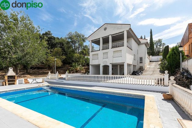 Foto 1 de Xalet en venda a Barrio de la Vega de 8 habitacions amb terrassa i piscina