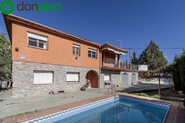 Foto 1 de Xalet en venda a Huétor de Santillán de 6 habitacions amb terrassa i piscina