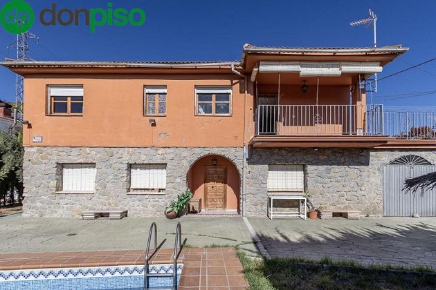 Foto 2 de Xalet en venda a Huétor de Santillán de 6 habitacions amb terrassa i piscina