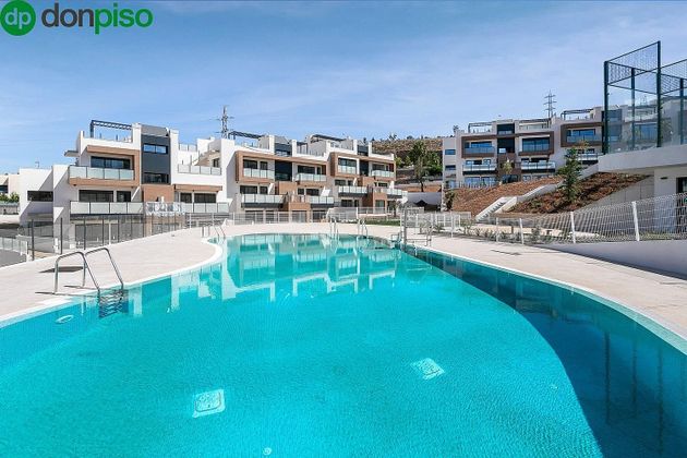 Foto 1 de Ático en venta en Bola de Oro - Serrallo de 4 habitaciones con terraza y piscina