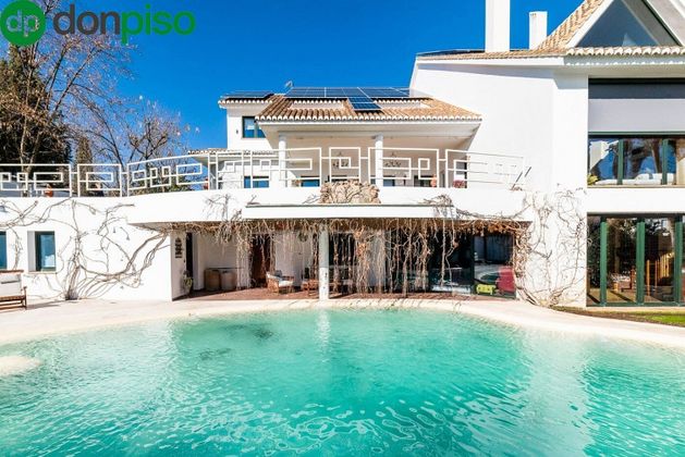 Foto 2 de Chalet en venta en calle Guadalquvir de 5 habitaciones con terraza y piscina