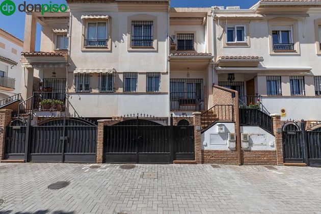 Foto 2 de Casa en venda a Cervantes de 3 habitacions amb terrassa i garatge