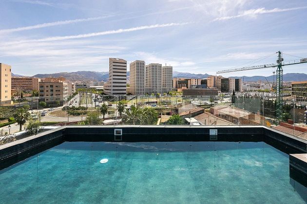 Foto 1 de Àtic en venda a Campus de la Salud de 2 habitacions amb terrassa i piscina