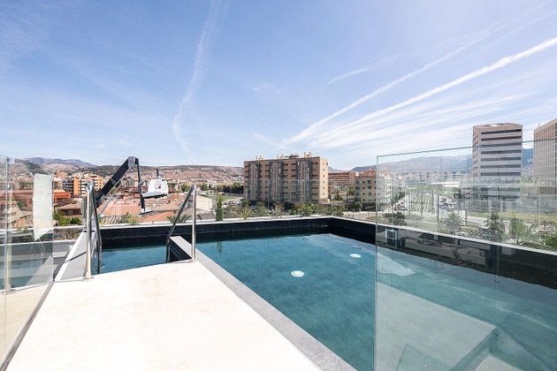Foto 2 de Ático en venta en Campus de la Salud de 2 habitaciones con terraza y piscina