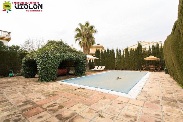 Foto 2 de Venta de chalet en Cájar de 6 habitaciones con terraza y piscina
