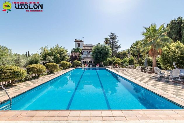 Foto 2 de Venta de chalet en Zubia (La) de 11 habitaciones con terraza y piscina