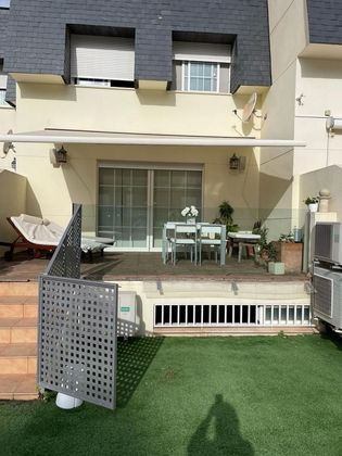Foto 2 de Casa adossada en lloguer a Rocafort de 4 habitacions amb terrassa i garatge